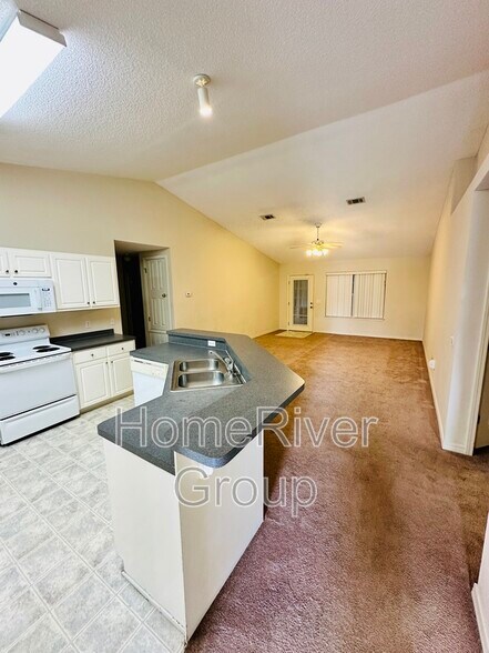 Building Photo - 1332 Buttonwillow Trail