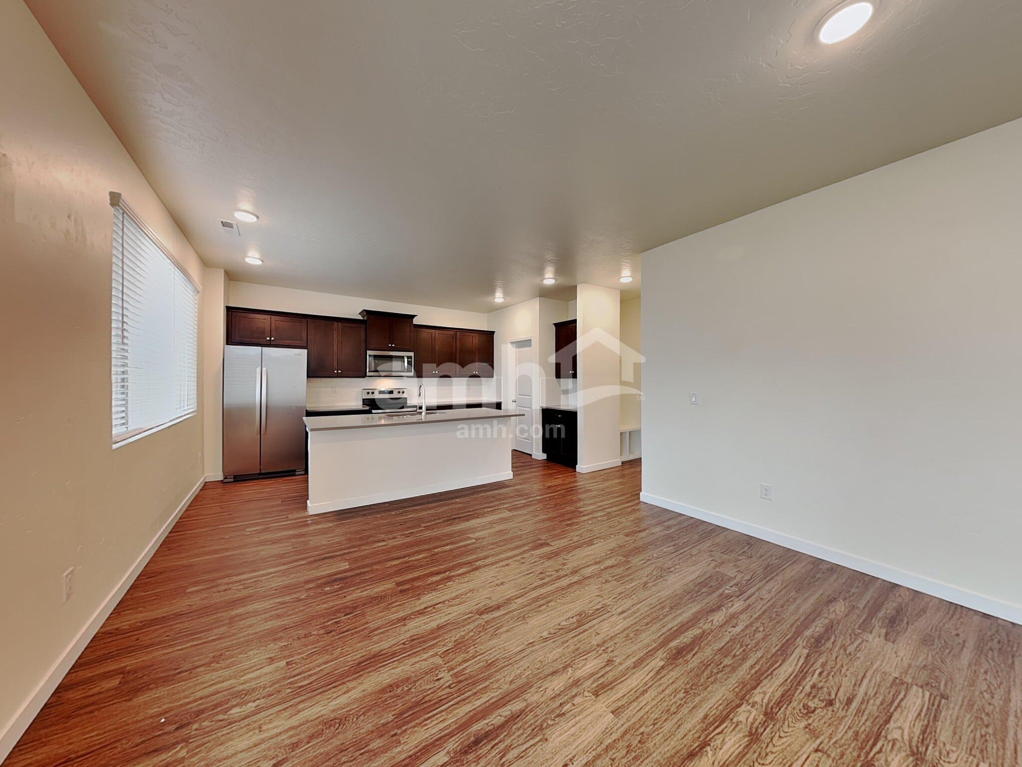 Building Photo - 898 N Garnet Creek Ave