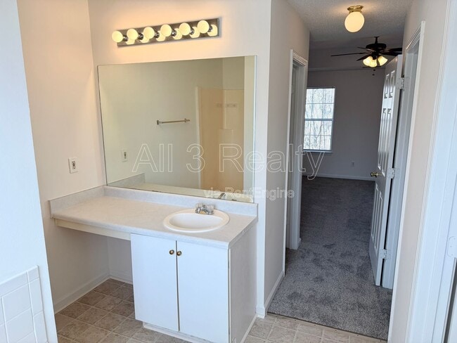 Building Photo - 5519 Lofwood Ln