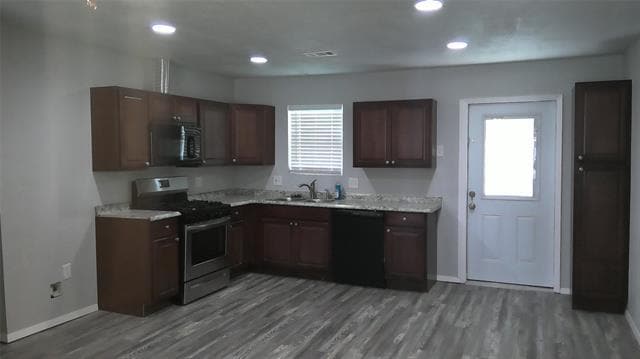 Building Photo - 410 Rosewood Hills Dr