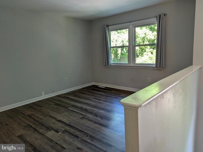 Building Photo - 3813 Oak St