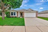 Building Photo - 216 Hilltop Dr