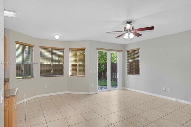 Building Photo - 1909 SE 22nd Ct