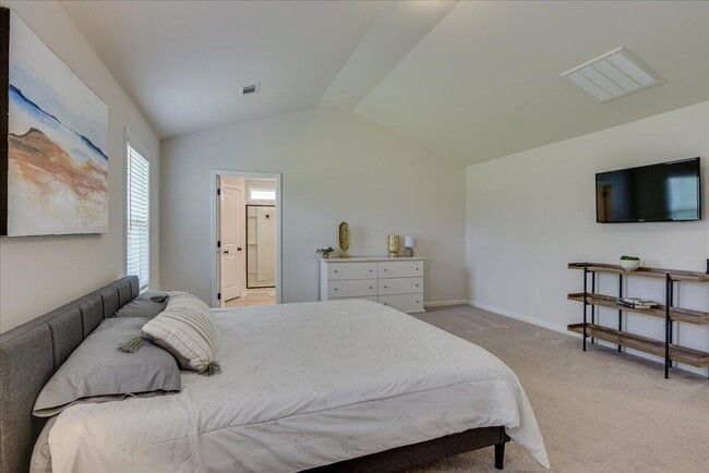 Building Photo - 6233 High Top Ln