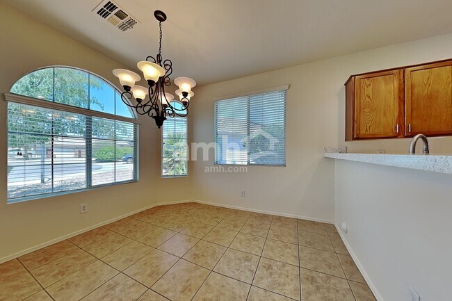 Building Photo - 7225 S 73rd Dr