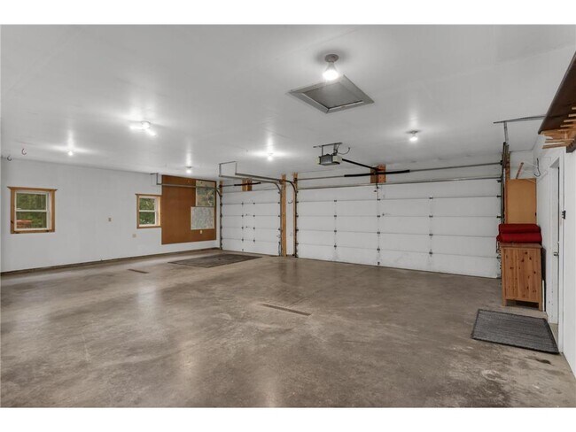 Building Photo - 15340 W Sunrise Cir