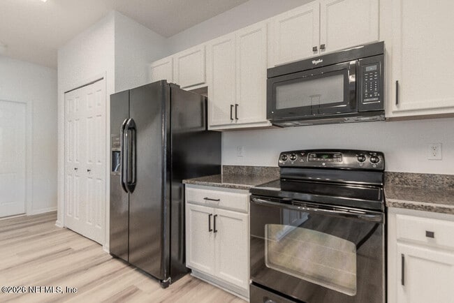 Building Photo - 12181 Hazelmoor Ct