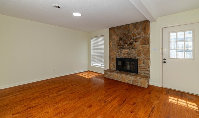 Building Photo - 7914 Gleason Dr NW