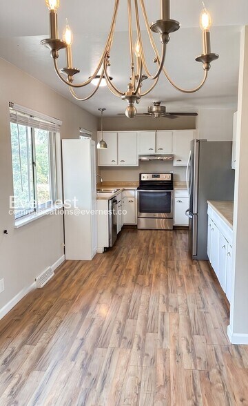 Building Photo - 1629 26th Ave Ct