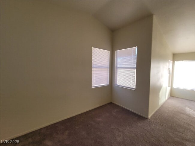 Building Photo - 25 Newburg Ave