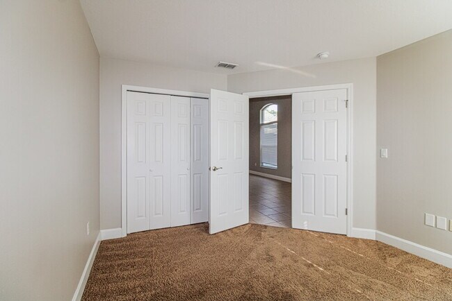 Building Photo - 5235 Greystone Dr