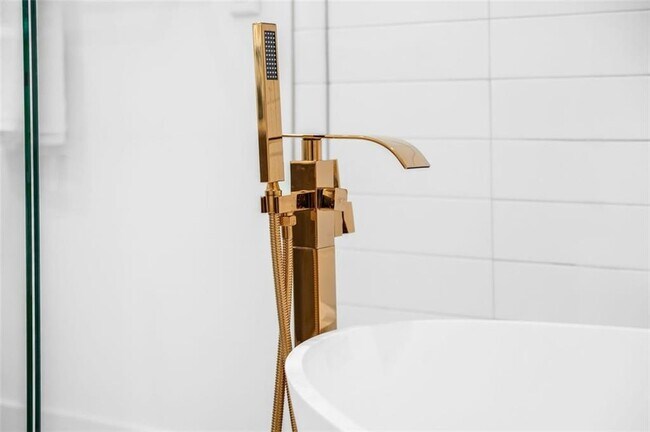 Building Photo - 507 Karen Ln