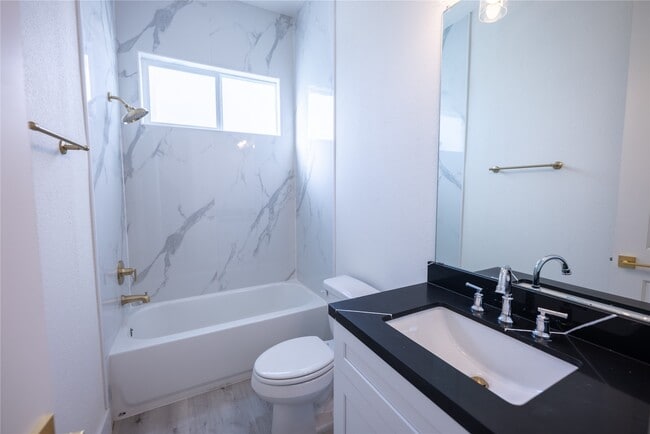 Building Photo - 5906 St Augustine St