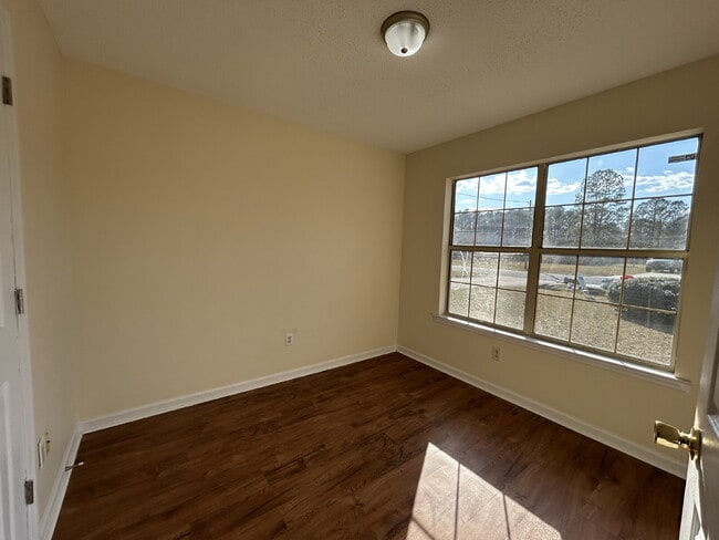 Building Photo - Home For Rent