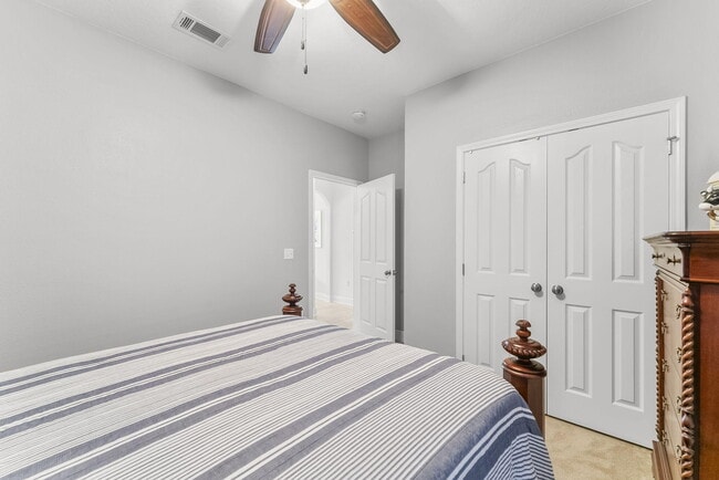 Building Photo - 526 Camellia Ct