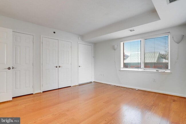 Building Photo - 545 E Braddock Rd