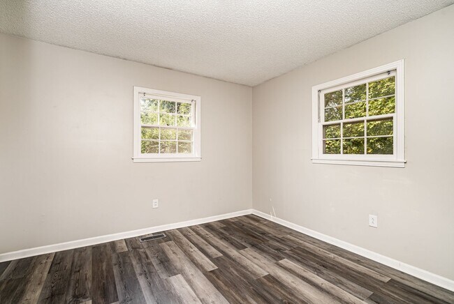 Building Photo - Brand new renovated home in Gallatin 4 bedrooms/2.5 Bathroom