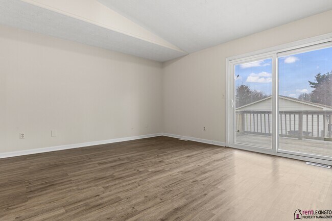 Building Photo - 208 Grayson Ct