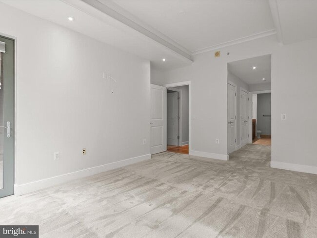 Building Photo - 2425 L St NW