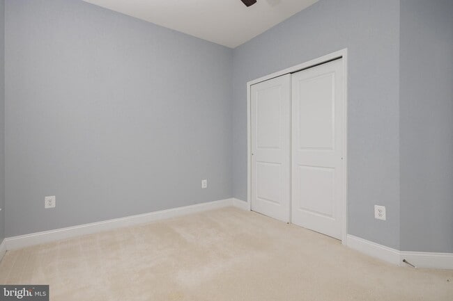 Building Photo - 1705 Cottonwood Grove Rd