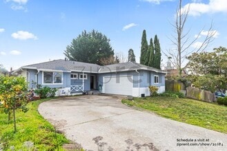 Building Photo - 3078 Deseret Dr