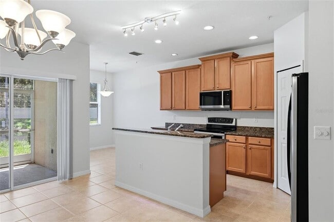 Building Photo - 3717 Parkridge Cir