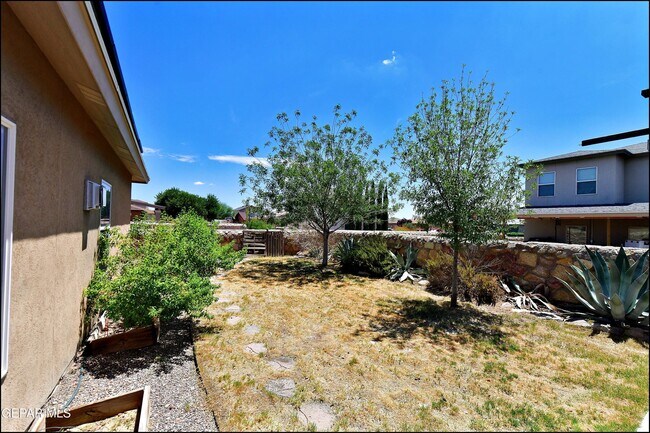 Building Photo - 5810 Redstone Mesa Ct