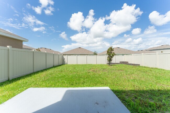 Building Photo - "Spacious 5-Bed Oasis located in SouthShore Bay!