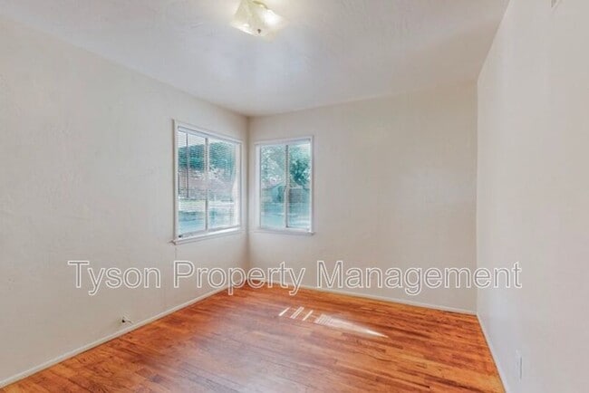 Building Photo - 6021 Aspen Ave NE