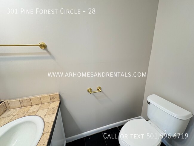 Building Photo - 301 Pine Forest Cir