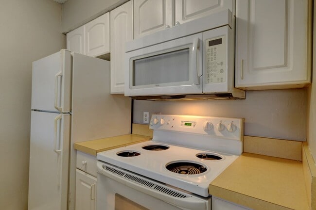 Building Photo - Ocean View From Balcony