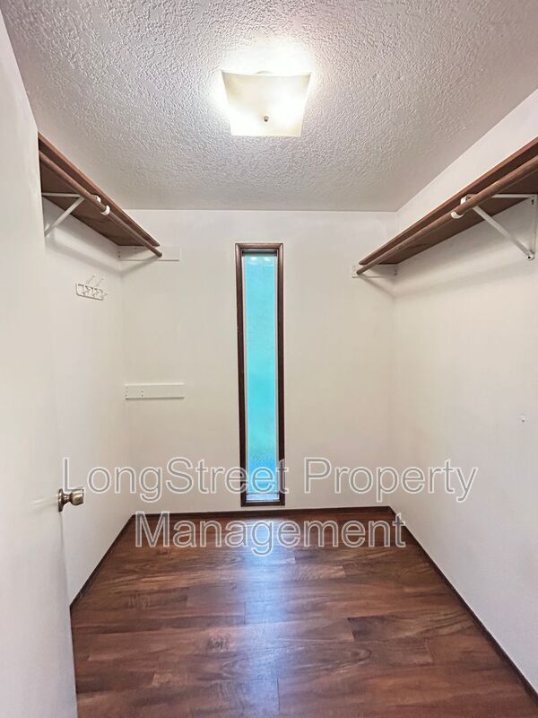 Building Photo - 3572 NW Satinwood St