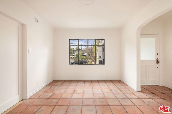 Building Photo - 2228 Prospect Ave