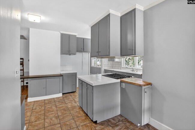 Building Photo - 512 Carrison St