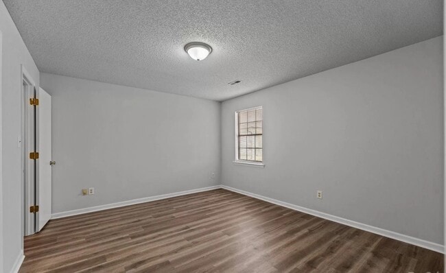 Building Photo - 500 Bartling Rd