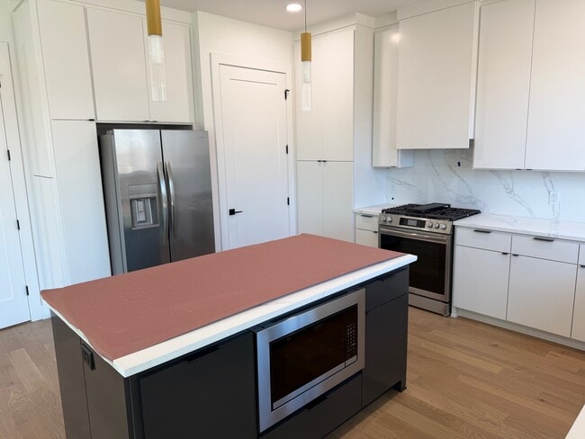 Building Photo - 30 Magrath Cir