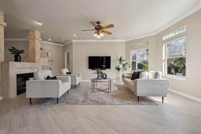 Building Photo - 9907 Spicewood Mesa