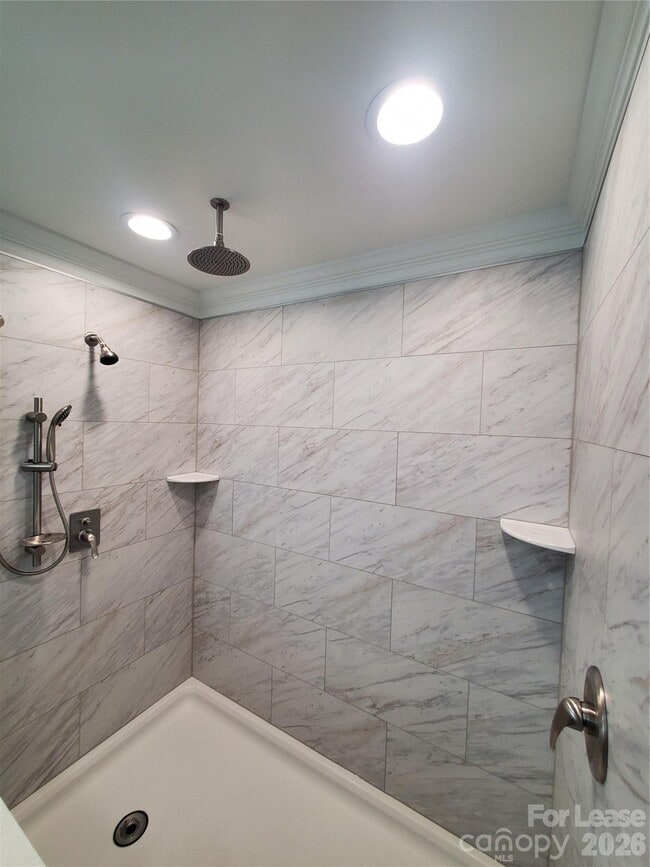 Building Photo - 118 Vly Spgs Dr