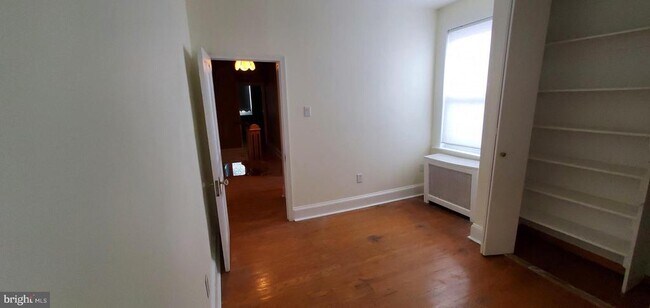 Building Photo - 1033 Jackson St