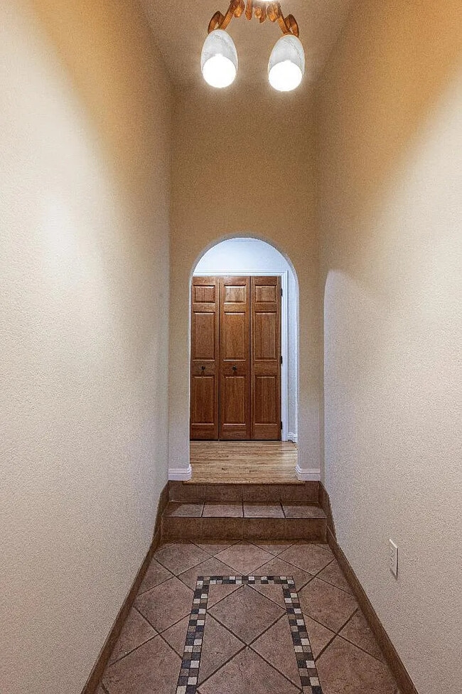 Building Photo - 1915 Washington St