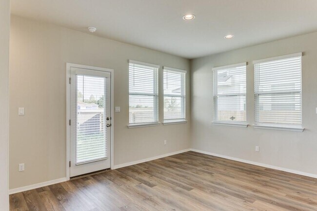 Building Photo - 412 Delta Crst