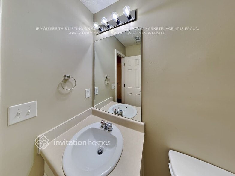 Building Photo - 135 Hidden Creek Dr