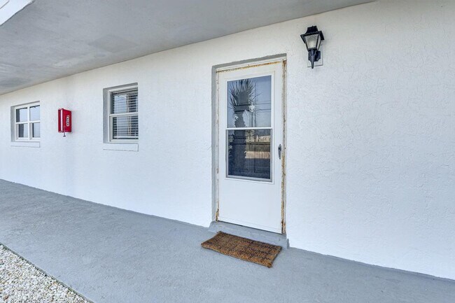 Building Photo - 1926 Ocean Shore Blvd