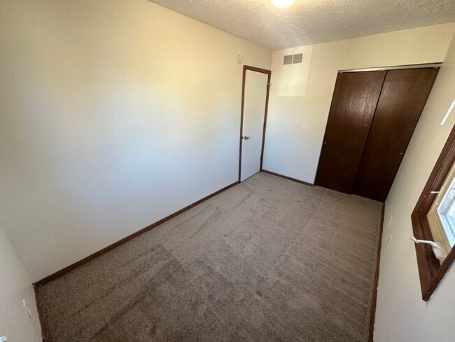 Building Photo - Incredibly Updated Large 4 Bedroom House!