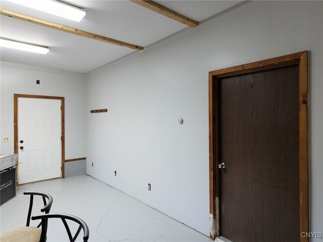 Building Photo - 20201 Overlook Dr