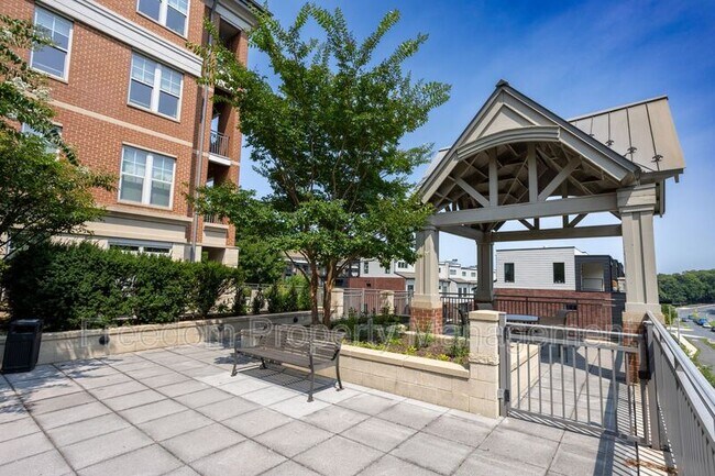 Building Photo - 11760 Sunrise Valley Dr