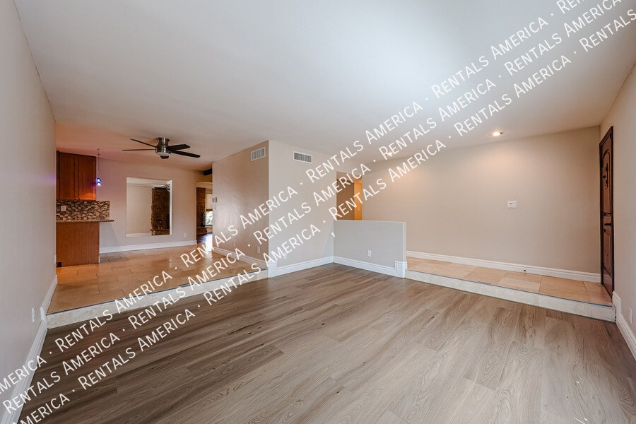 Building Photo - 13242 N 11th Ave