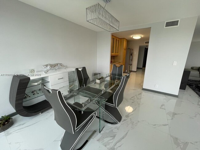 Building Photo - 2049 S Ocean Dr