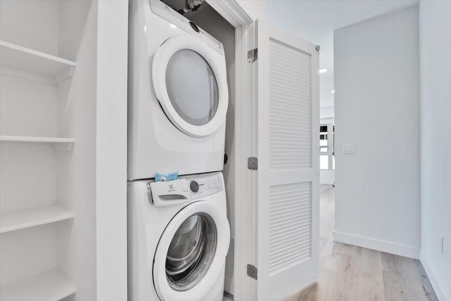 Building Photo - 3798 7th Ave