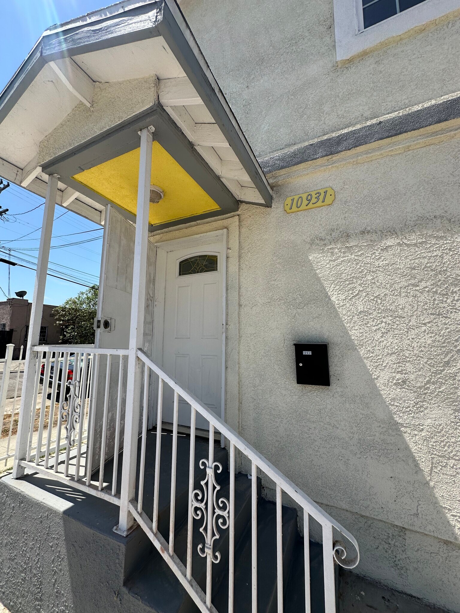 Building Photo - 10929 Compton Ave